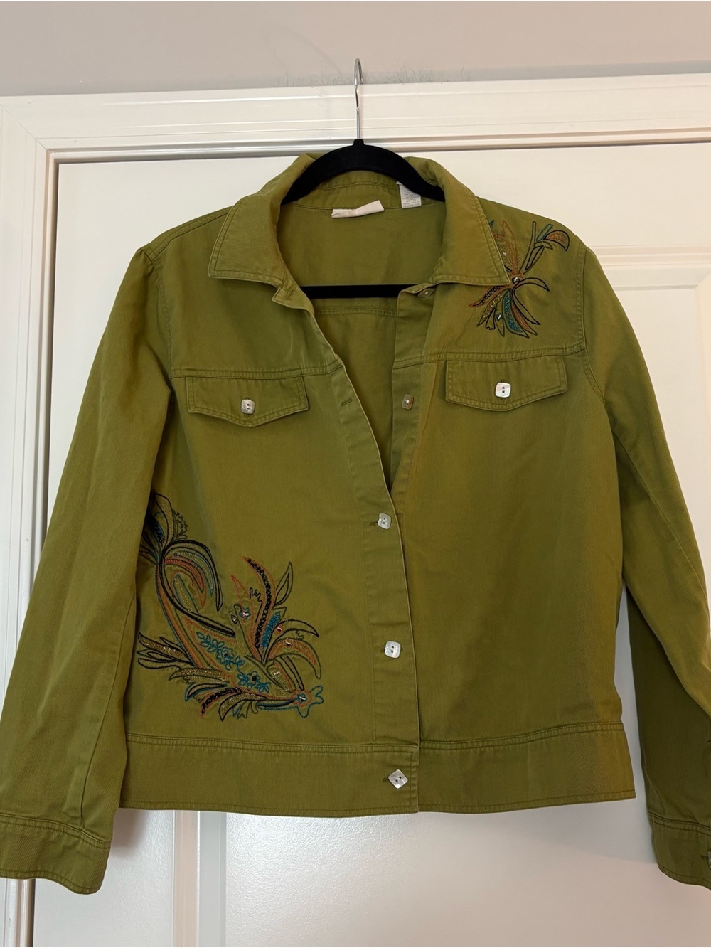 Marsh Landing Women’s Green Embroidered Lightweight Casual Button-Front Jacket